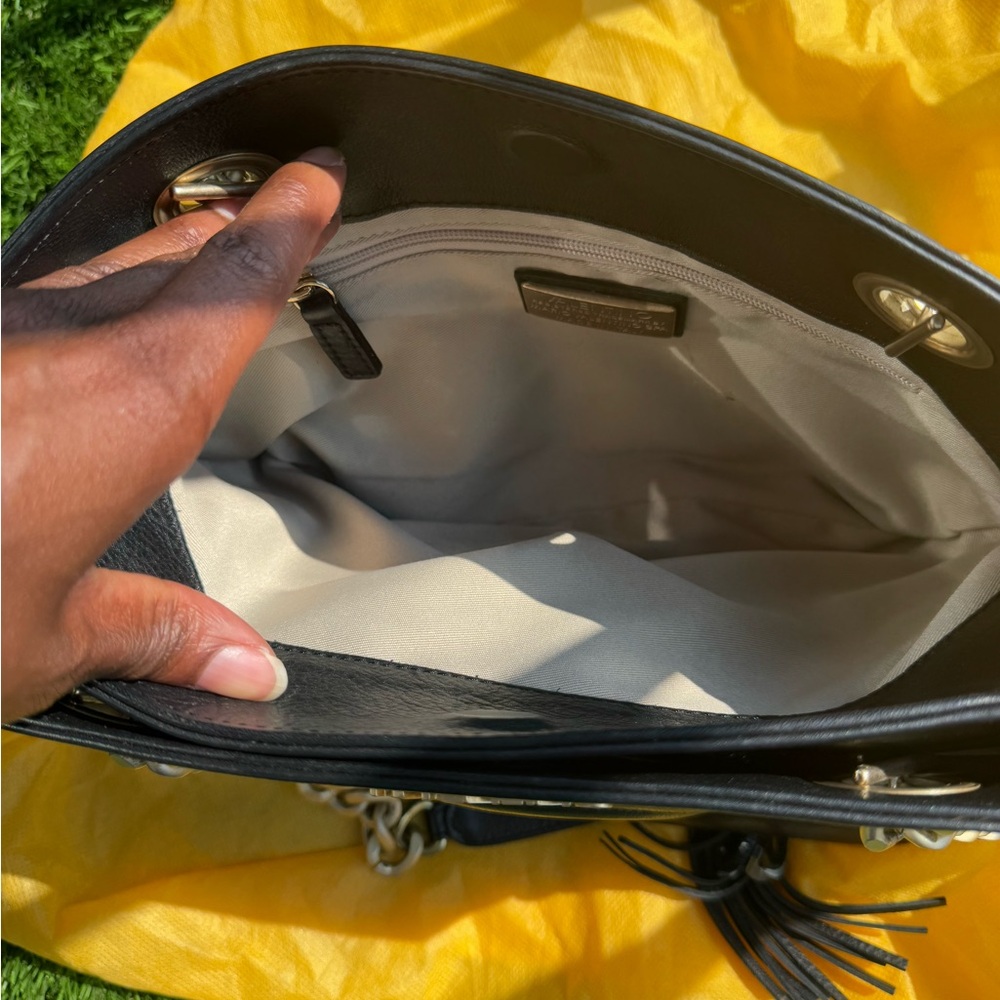 VALENTINO BY MARIO VALENTINO Kali Leather Shoulder Bag in Black - Picture 7 of 12